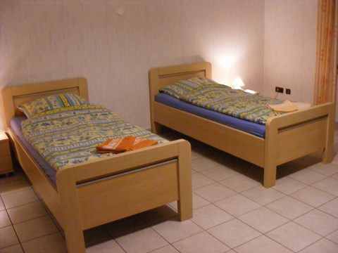 01 Schlafzimmer 1 - 03